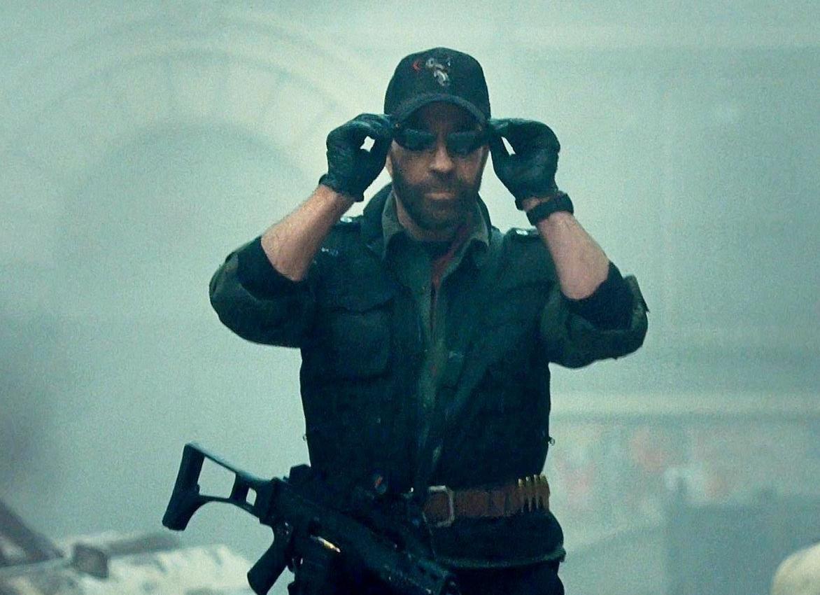 Чак Норрис снова в действии: 83-летний актёр снялся в боевике «Агент разведки»