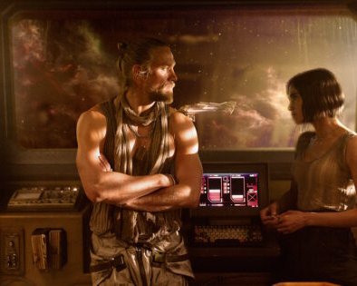 «Мятежная Луна»: как Netflix и Зак Снайдер сняли скучные «Звёздные войны»