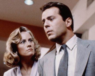 7 невероятно крутых сериалов, ломающих четвёртую стену