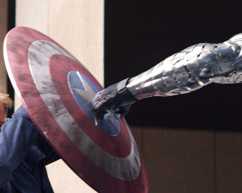 Капитан Америка требует уважения: Крис Эванс считает супергеройское кино недооценённым